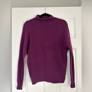 Tahari 100% Cashmere women’s sweatshirt, size XS, burgundy